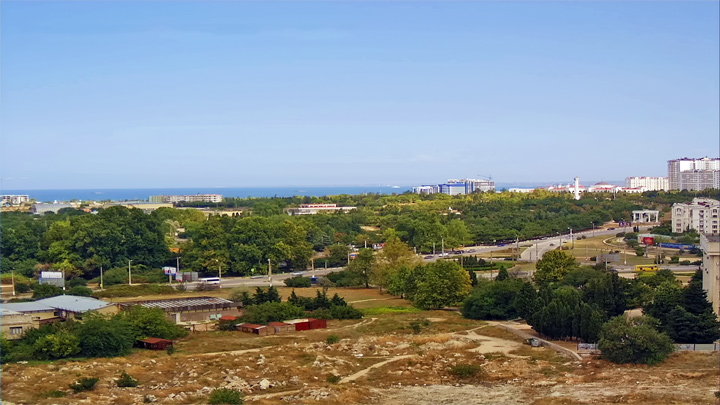 Онлайн веб-камера откуда открывается вид на площадь Комбата Неустроева (Севастополь, Крым) (Севастополь, Россия)